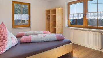 2 bedrooms, free WiFi, bed sheets