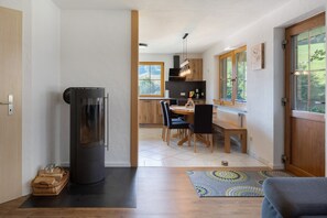 Interior - Farmhouse 'Ferienwohnung Kuhgeflüster' with Mountain View, Private Terrace and Wi-Fi (Stegen)