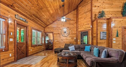 Bring your dog and Family! Heated Indoor Pool