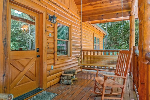 Bring your dog and Family! Heated Indoor Pool