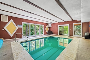 Indoor pool, a heated pool - Bring your dog and Family! Heated Indoor Pool (Cosby)