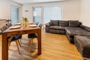 Interior - Apartment 'Stegmann Horn' with Private Terrace and Wi-Fi (Gaienhofen)