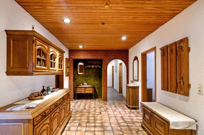 Interior - Holiday Home 'Haus Störtebeker' with Private Terrace and Wi-Fi (Marienhafe)