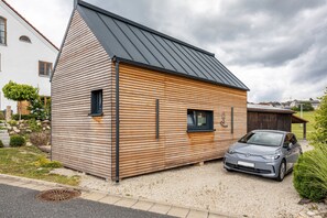 Exterior - Holiday Home 'Tinyhaus Im Steinwald' with Wi-Fi and Air Conditioning (Fuchsmühl)
