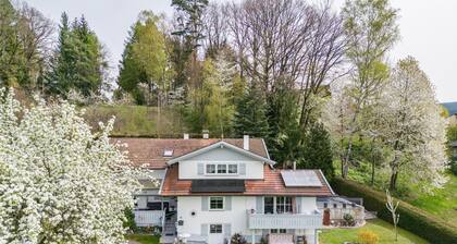 Ferienwohnung Plötz" mit Gemeinschaftsgarten, Balkon und WLAN