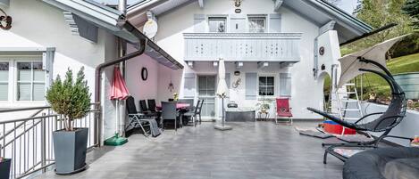 屋外ダイニングエリア