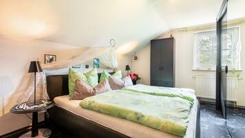 2 bedrooms, free WiFi, bed sheets