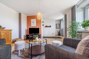 TV, DVD player, stereo