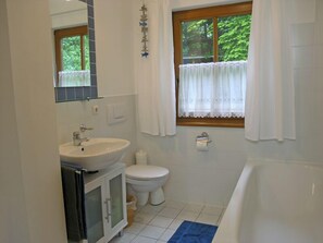 Shower, towels
