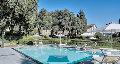 Villa Aldina: A spacious and welcoming villa in a history-rich eighteenth-century estate, with Free WI-FI.