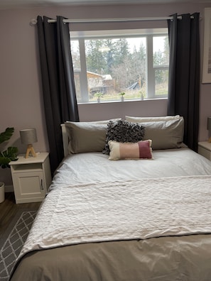2 Schlafzimmer, Schreibtisch, Bügeleisen/Bügelbrett, kostenloses WLAN