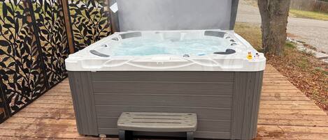 Bain à remous extérieur