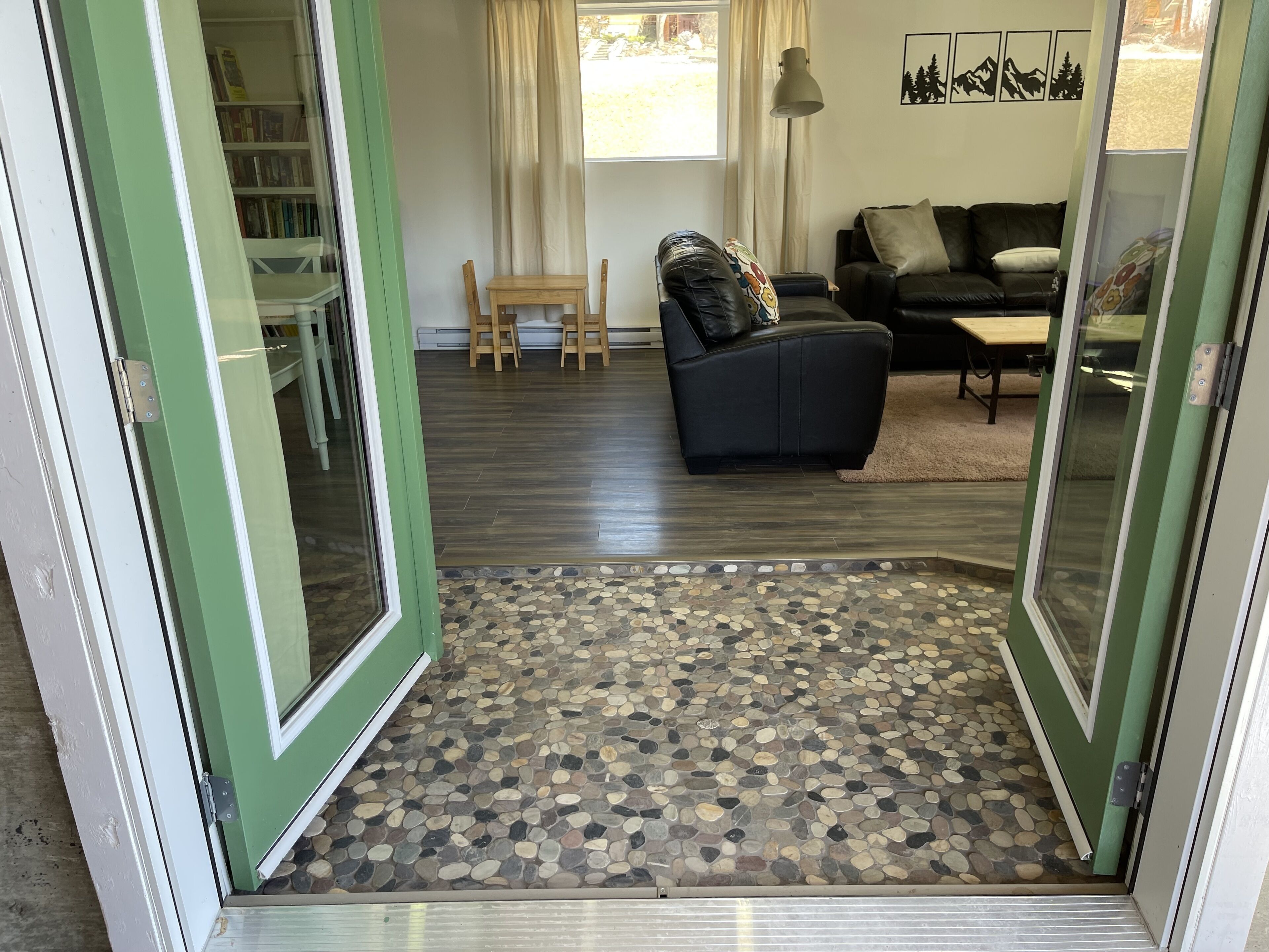 Smart-TV, peis og bøker