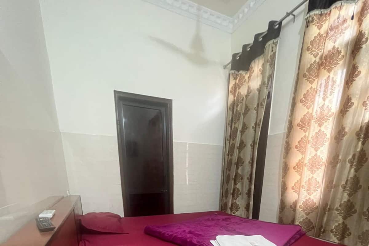 Standard Double Room, City View | Wi-fi percuma, cadar katil