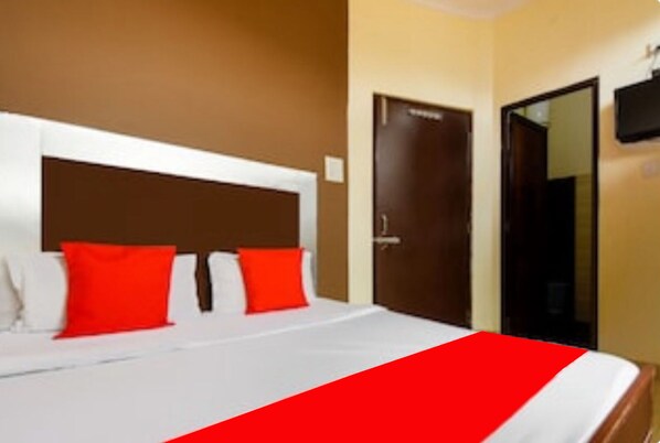 Deluxe Double Room, City View | 1 bedroom, free WiFi, bed sheets