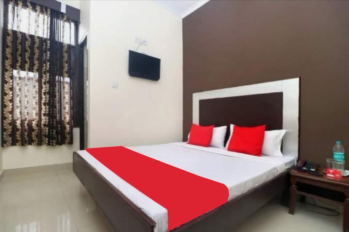 Habitación Deluxe doble, vistas a la ciudad | Wifi gratis y ropa de cama