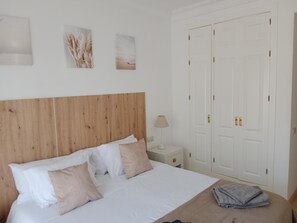 2 chambres, fer et planche Ă repasser, accĂšs Internet, draps fournis