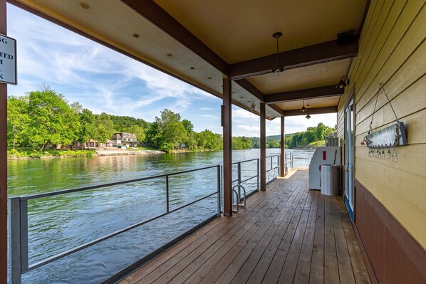 Property grounds - Pet Friendly | Screen Porch | Great Location! (Branson)