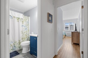 Shower, towels