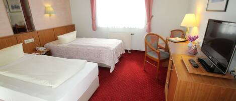 1 bedroom, desk, WiFi, bed sheets