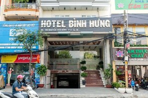 Exterior - Binh Hung Hotel (Ho Chi Minh City)