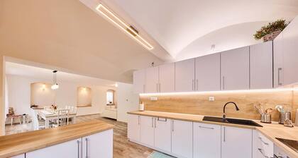 Chalupa Gita in Svoboda nad pou