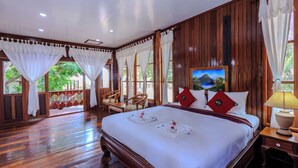 Unclassified image, 3 of 68, button - Samui Wooden Hill (Koh Samui)