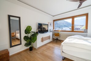 1 室のベッドルーム、WiFi、ベッドシーツ