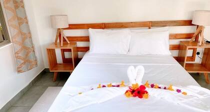 Perfect for families to relax to the sound of bamboo, 5 mins walk to the beach