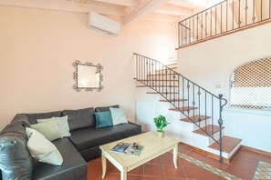 Appartement Familial, plusieurs chambres (CDT Cala Del Faro) | Coin séjour