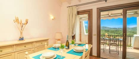 Appartement Familial, plusieurs chambres (CDT Cala Del Faro) | Restauration