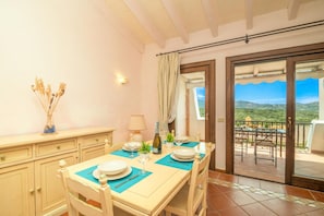 Appartement Familial, plusieurs chambres (CDT Cala Del Faro) | Restauration