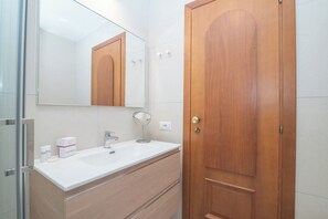 Appartement Familial, plusieurs chambres (CDT Cala Del Faro) | Salle de bain
