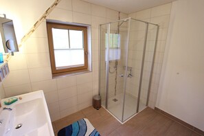 Shower - Apartment in Taxenbach near Kaprun Ski Area (Taxenbach)