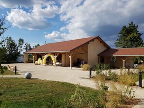 Exterior - Une Grande Dose D'authenticité Dans Notre Maison Entièrement Rénovée ! (SAINT LAURENT EN GRANDVAUX)