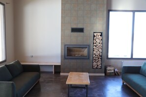 TV, foosball, table tennis - Une Grande Dose D'authenticité Dans Notre Maison Entièrement Rénovée ! (SAINT LAURENT EN GRANDVAUX)