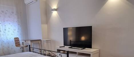 1 Schlafzimmer, Schreibtisch, Bügeleisen/Bügelbrett, kostenloses WLAN