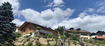Familienwohnung Miniglück mit Gemütlicher Terrasse und Toller Ausblick