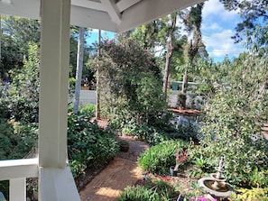 Classic Room | Terrace/patio - Memory Lane Accommodation (Tamborine Mountain)
