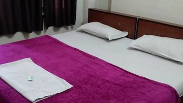 Deluxe Double Room, City View | Free WiFi, bed sheets