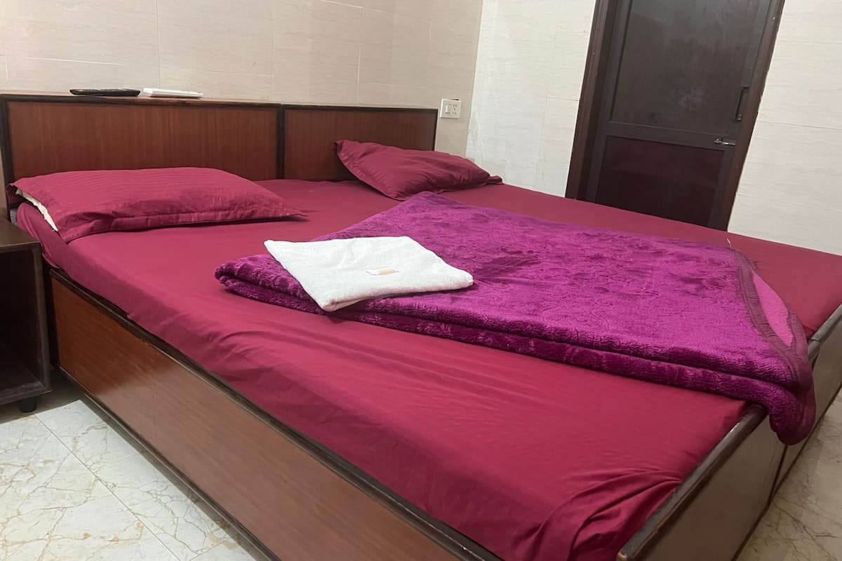 Standard Double Room, City View | Free WiFi, bed sheets