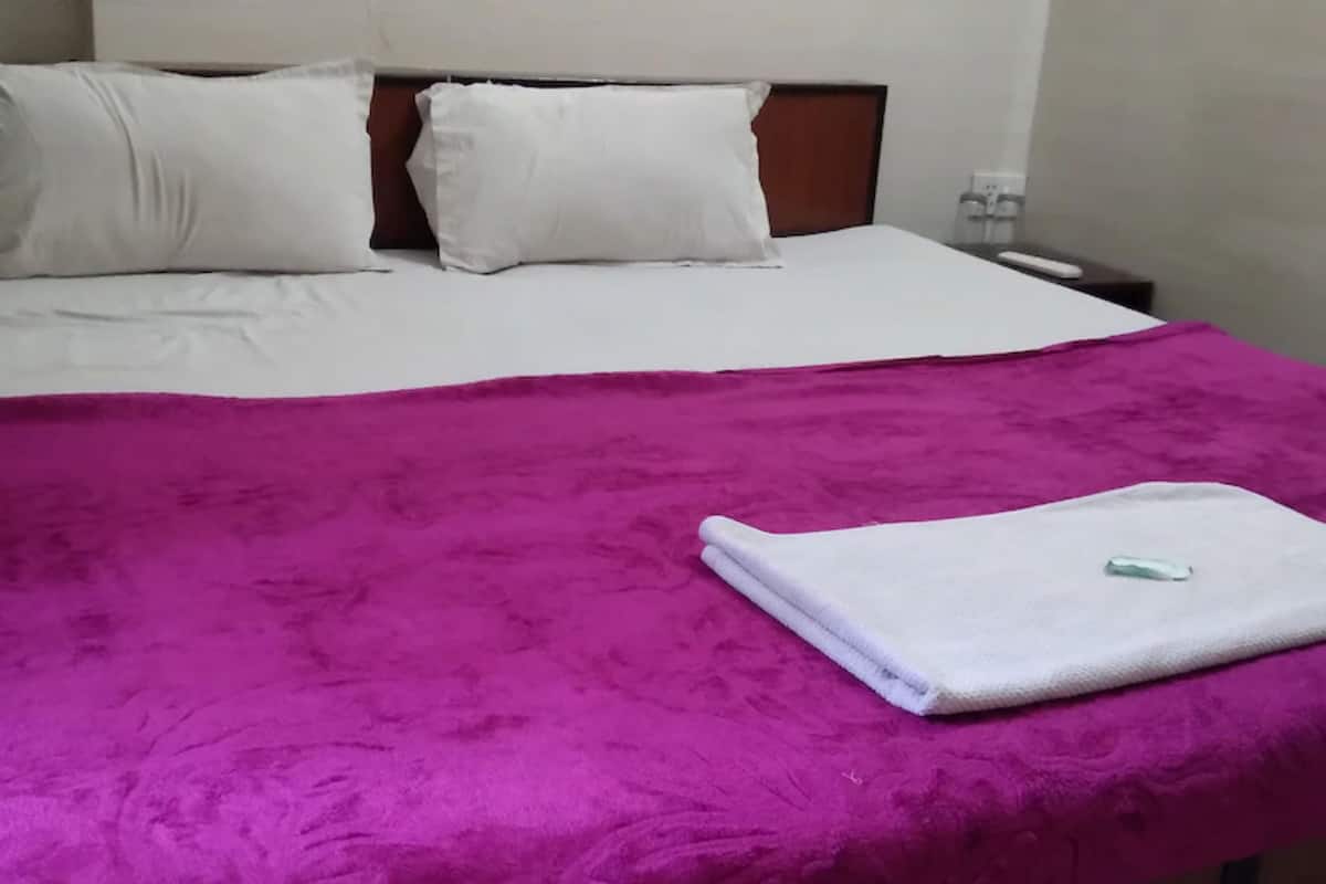 Deluxe Double Room, City View | Free WiFi, bed sheets