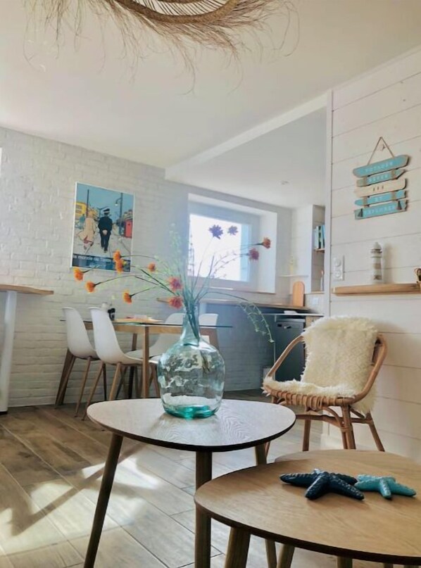 Dining - Face à la Mer, bel Appartement (Saint-Nazaire)