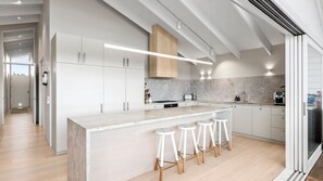 Fridge, microwave, oven, stovetop - Bombora House - Point Lonsdale (Point Lonsdale)