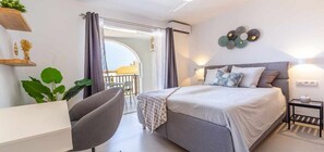 1 bedroom, desk, iron/ironing board, travel crib - Apartment Paraiso Royal Private Terrace, BBQ & Heated Pool (Playa de Las Américas)