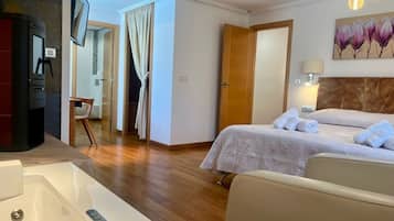 3 bedrooms, iron/ironing board, internet, bed sheets