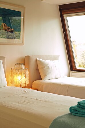 5 bedrooms, iron/ironing board, travel cot, WiFi - Villa Oasis Lagonissi (lagonissi)