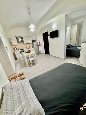 1 quarto, Wi-Fi de cortesia, roupa de cama