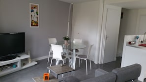 Dining - Maison Prés des Plages Avec Parking Privé et Jardin Clôturé (Carnac)