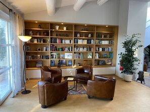 Interior - Domaine Perréal (Gargas)